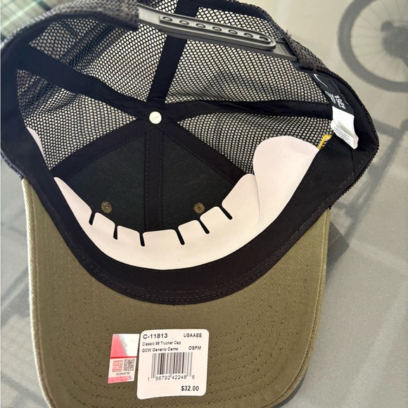 Nike Green and Black Camo Hat - Picture 2 of 2